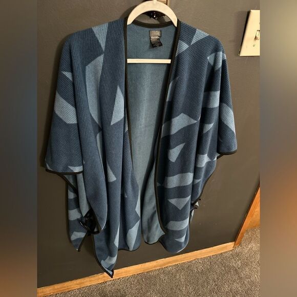 SERRA Women's Fleece Poncho Toggle Sides Geometric Blue Black One Size - Picture 1 of 9